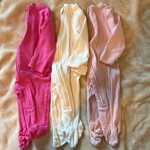 old navy sleepers (3) size 0-3 months.